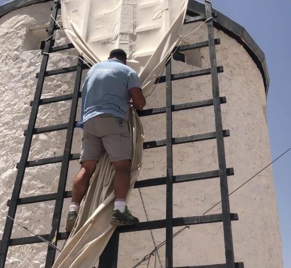 Folding sails in the windmills of Consuegra.