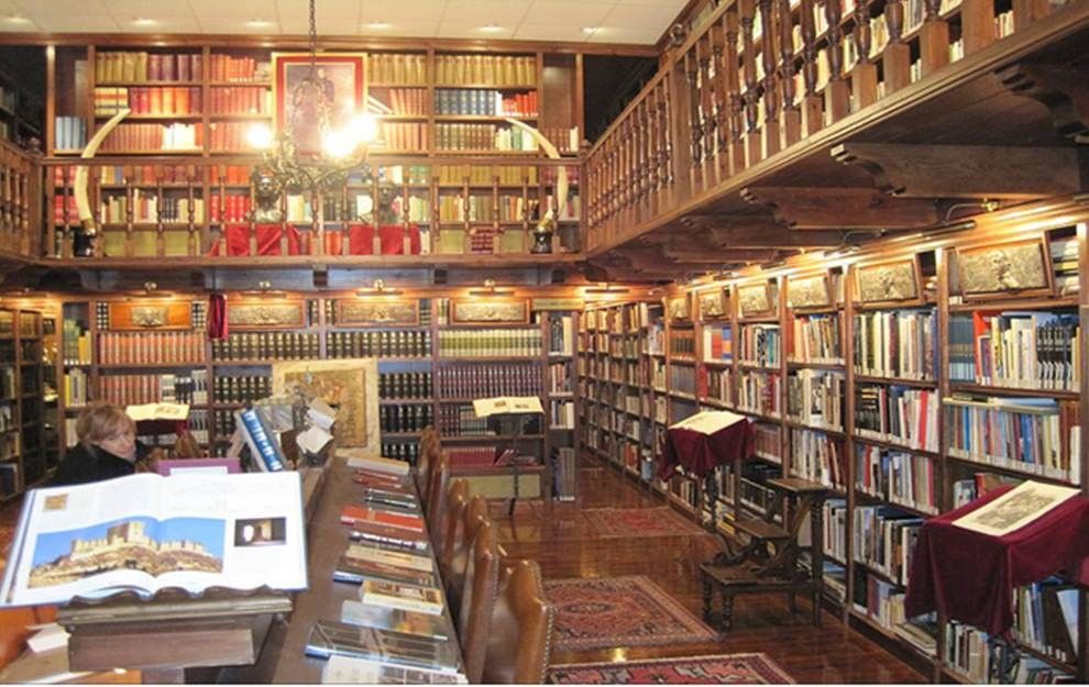Bodegas Mocen Library